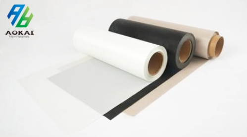 No sector das cintas transportadoras industriais, as cintas transportadoras de fibra de vidro recubertas de Teflon&reg; (PTFE) son especialmente adecuadas para transportar que tipos de materiais?